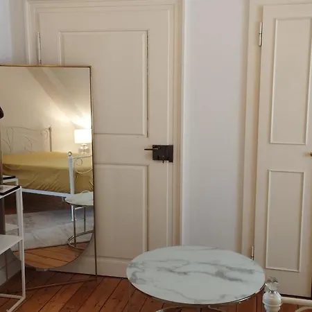 Zentrum Stadthaus Zimmer 6 * Mannheim